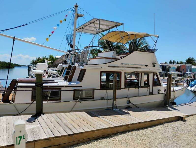 1977 Marine Trader 40 Double Cabin