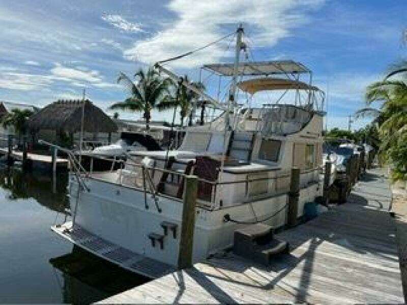 1977 Marine Trader 40 Double Cabin