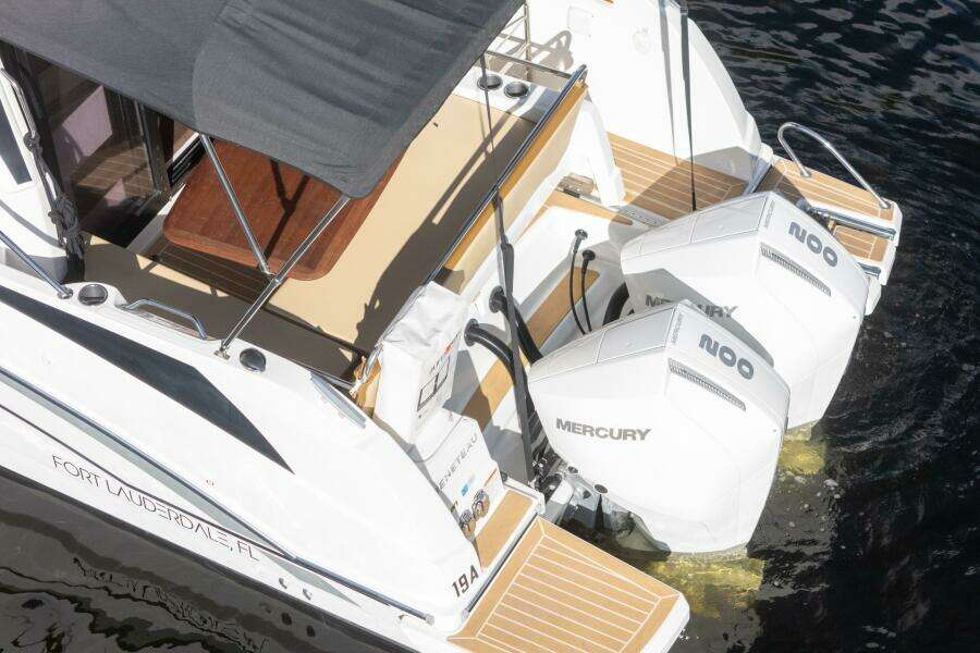 2021 Beneteau Antares 9