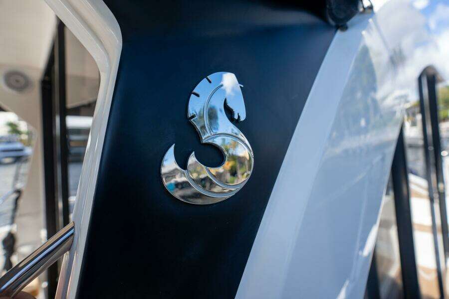 2021 Beneteau Antares 9