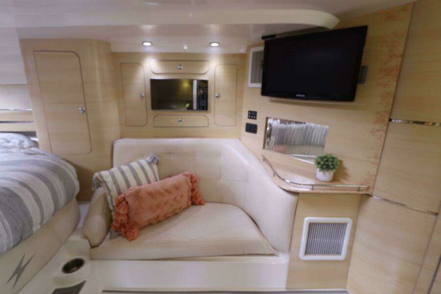 2014 Intermarine 380 Sport