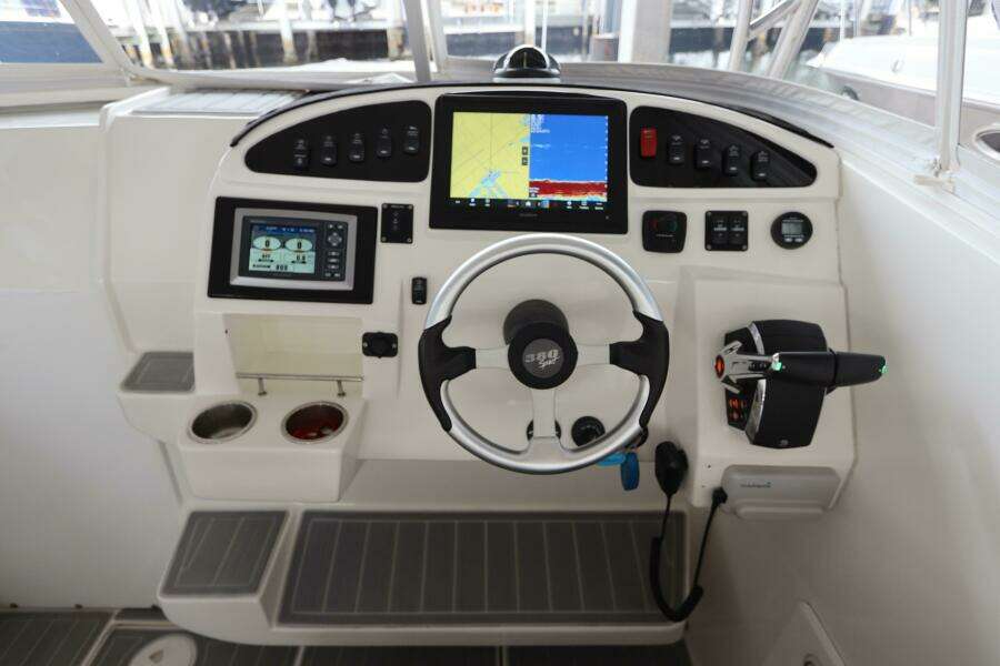 2014 Intermarine 380 Sport