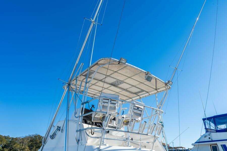 2004 Luhrs 36 Convertible