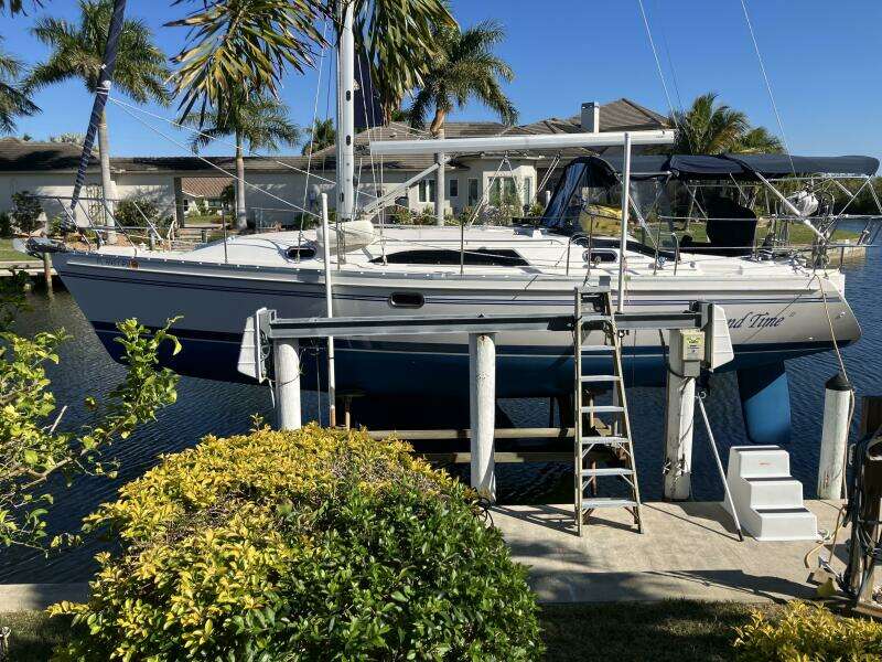 2012 Catalina 355