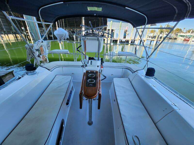 2012 Catalina 355