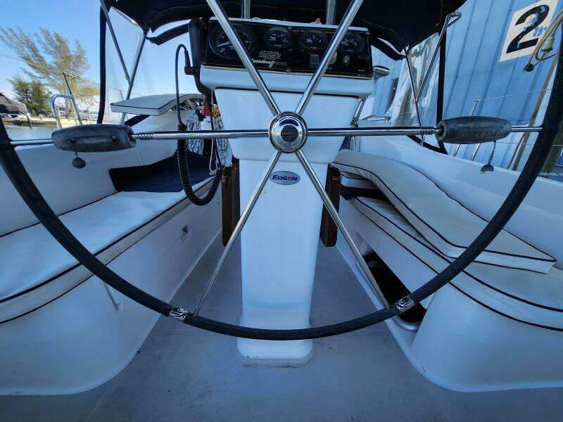 2012 Catalina 355