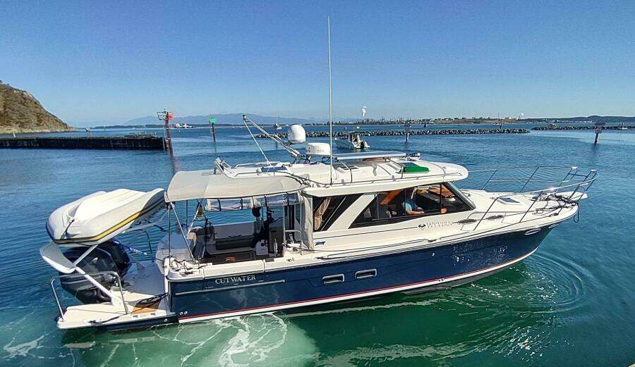 2020 Cutwater C-32 Coupe