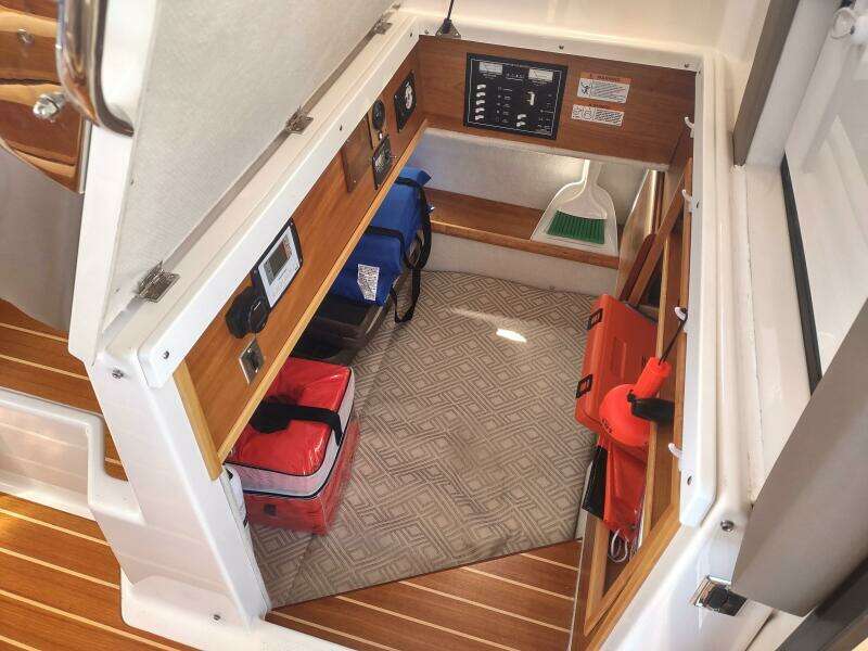 2020 Cutwater C-32 Coupe