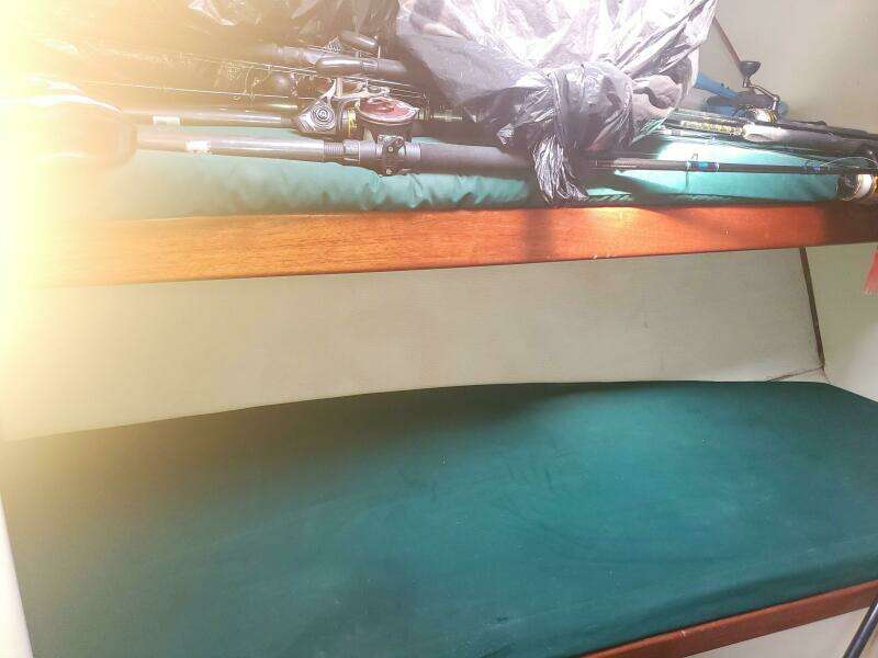 1981 CHB SEDAN-AFT CABIN