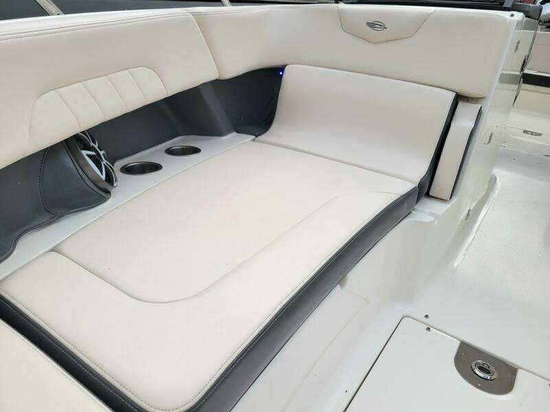 2017 Chaparral 307 SSX