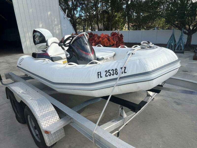 2024 Zodiac Yachtline 360