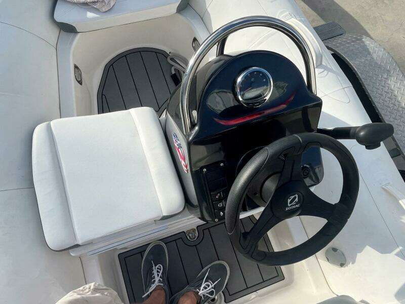 2024 Zodiac Yachtline 360