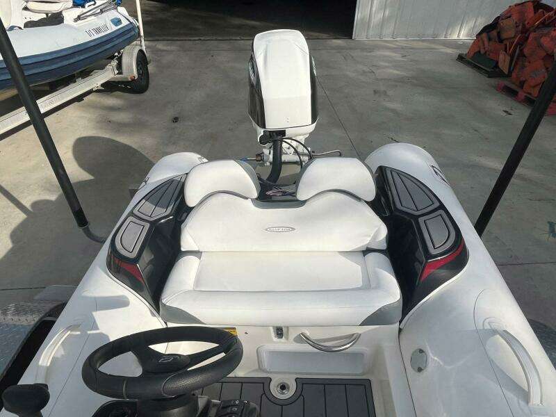 2024 Zodiac Yachtline 360