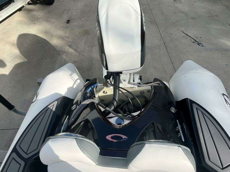 2024 Zodiac Yachtline 360