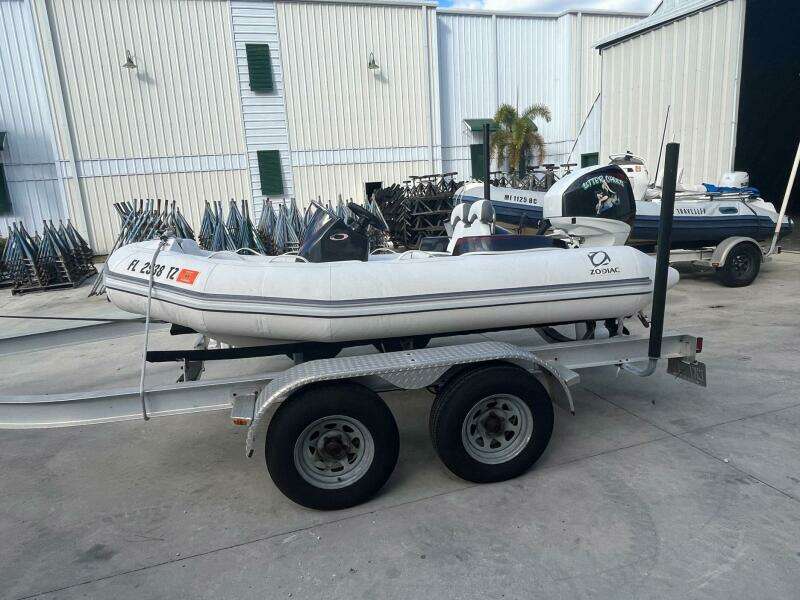 2024 Zodiac Yachtline 360