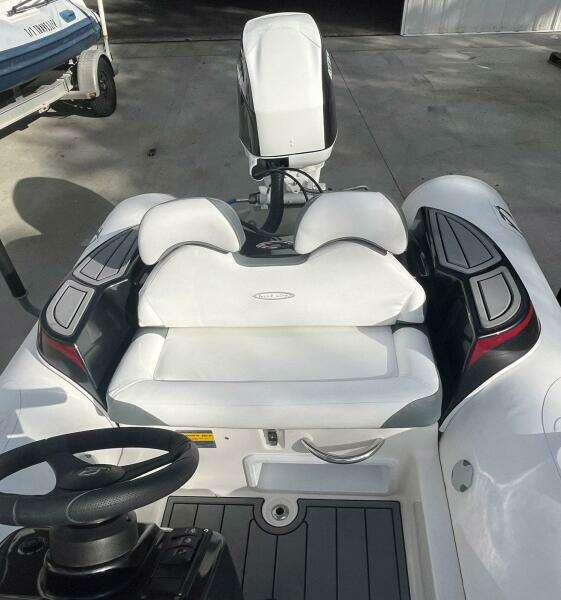2024 Zodiac Yachtline 360