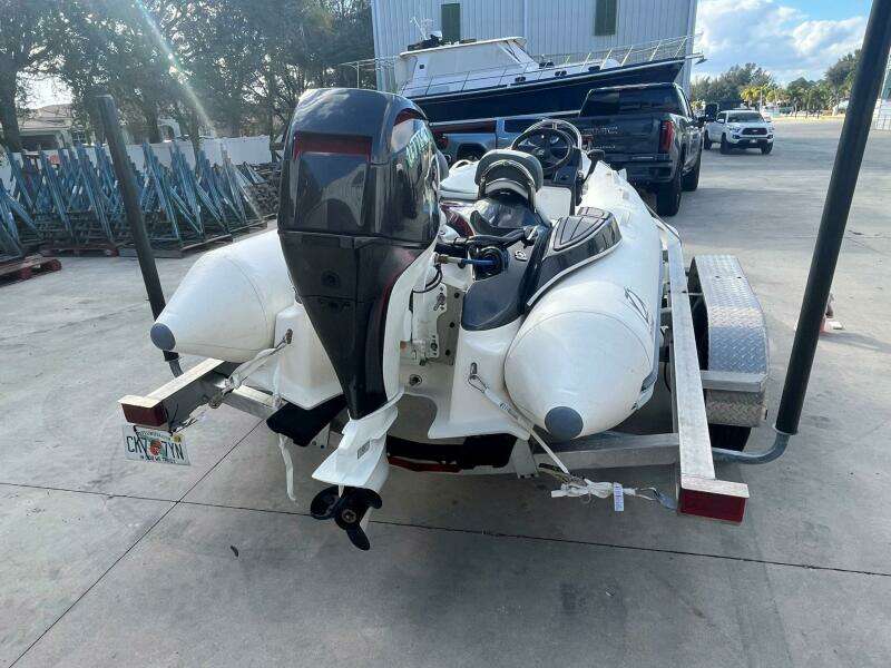 2024 Zodiac Yachtline 360