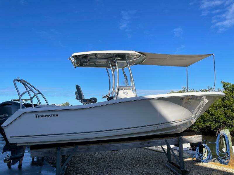 2017 Tidewater 220LXF