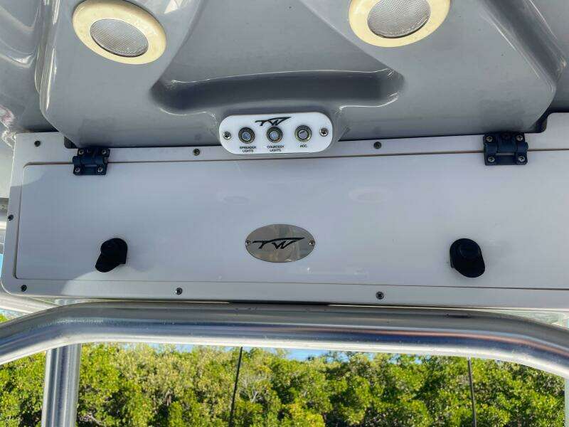 2017 Tidewater 220LXF