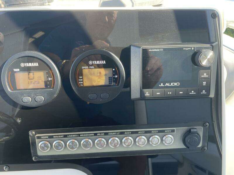 2017 Tidewater 220LXF