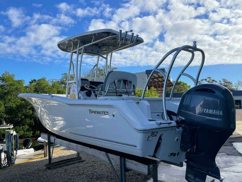 2017 Tidewater 220LXF