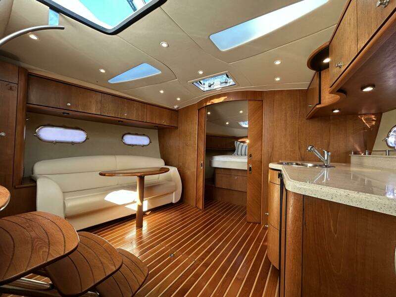 2008 Tiara Yachts 3900 Sovran