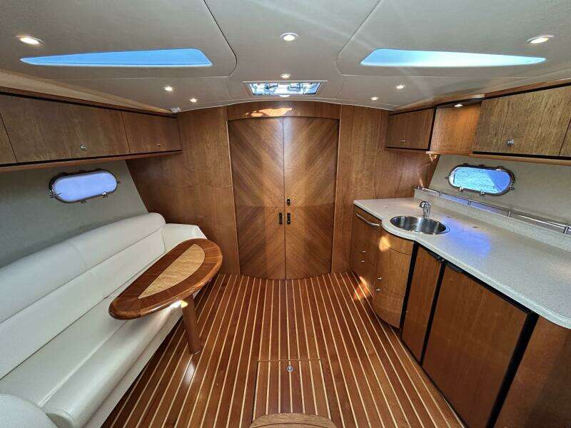 2008 Tiara Yachts 3900 Sovran