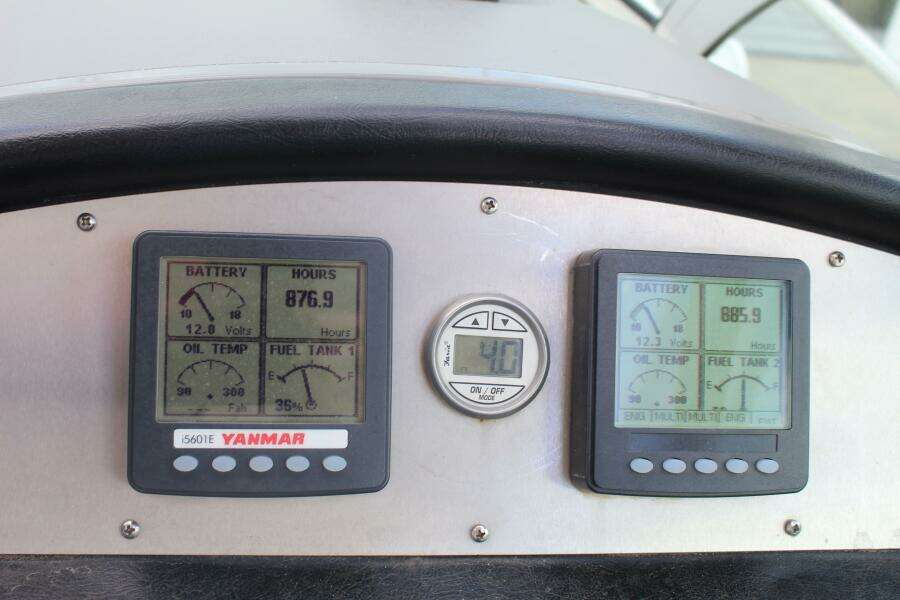 2007 Cruisers Yachts 420 Express