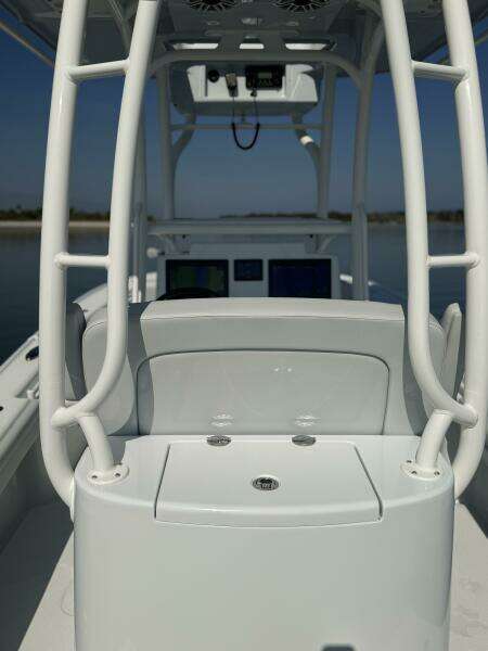 2025 Yellowfin 26 Hybrid