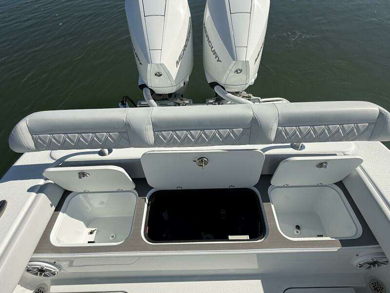 2025 Yellowfin 26 Hybrid