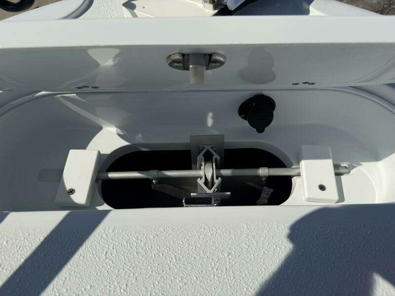 2025 Yellowfin 26 Hybrid