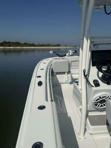 2025 Yellowfin 26 Hybrid