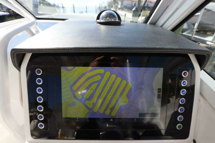 2021 Edgewater 262CX Crossover