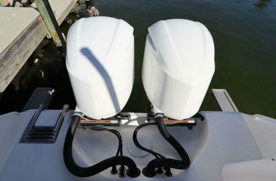 2021 Edgewater 262CX Crossover