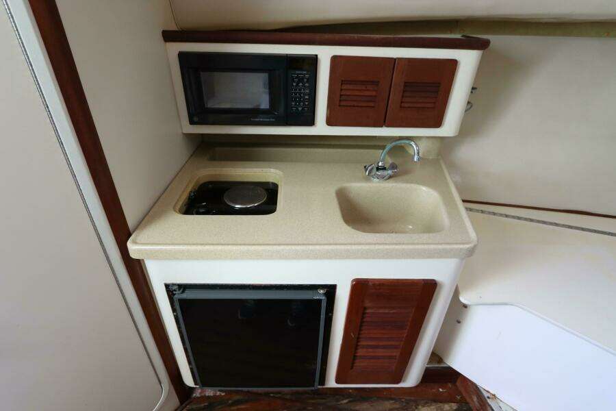 2000 Pursuit 3000 Express