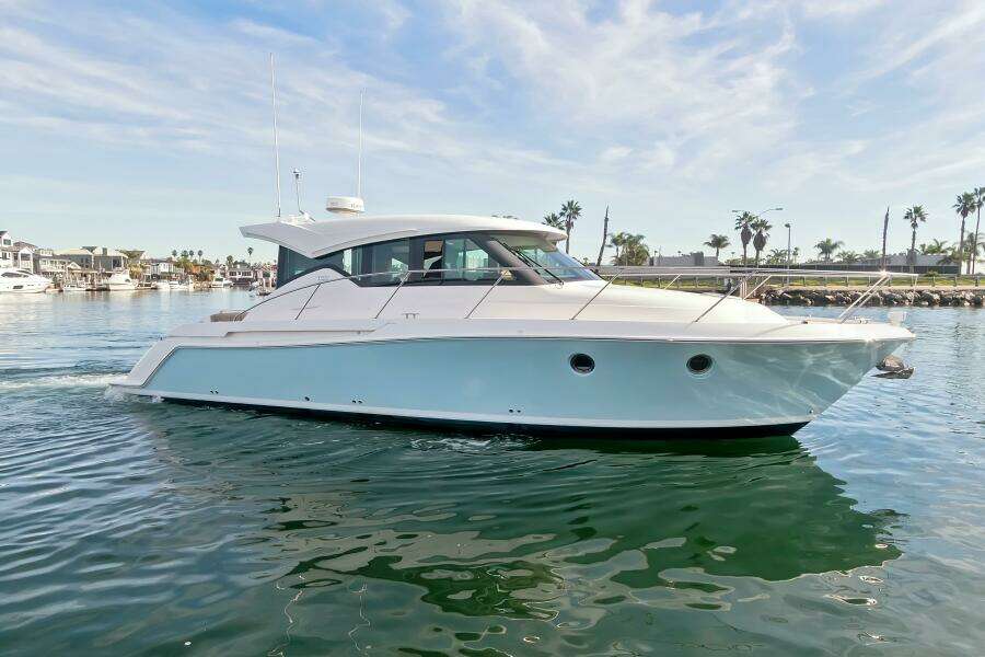 2017 Tiara 39 Coupe - POUR IT ON