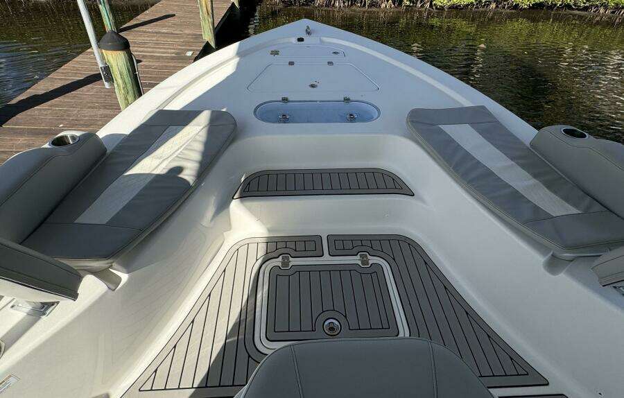 24 SeaPro 2019 Bow Cushion