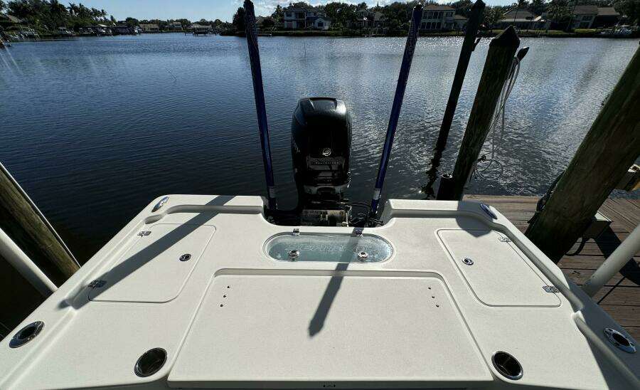 24 SeaPro 2019 Aft Clear