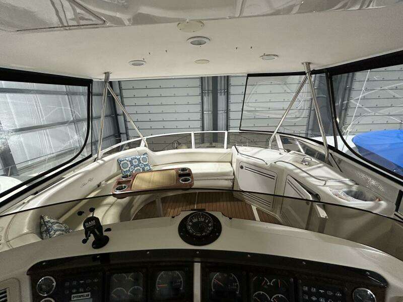 1999 Sea Ray 560 Sedan Bridge