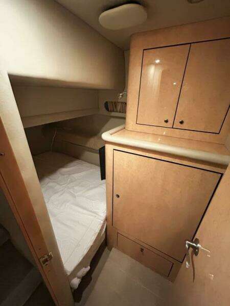 1999 Sea Ray 560 Sedan Bridge