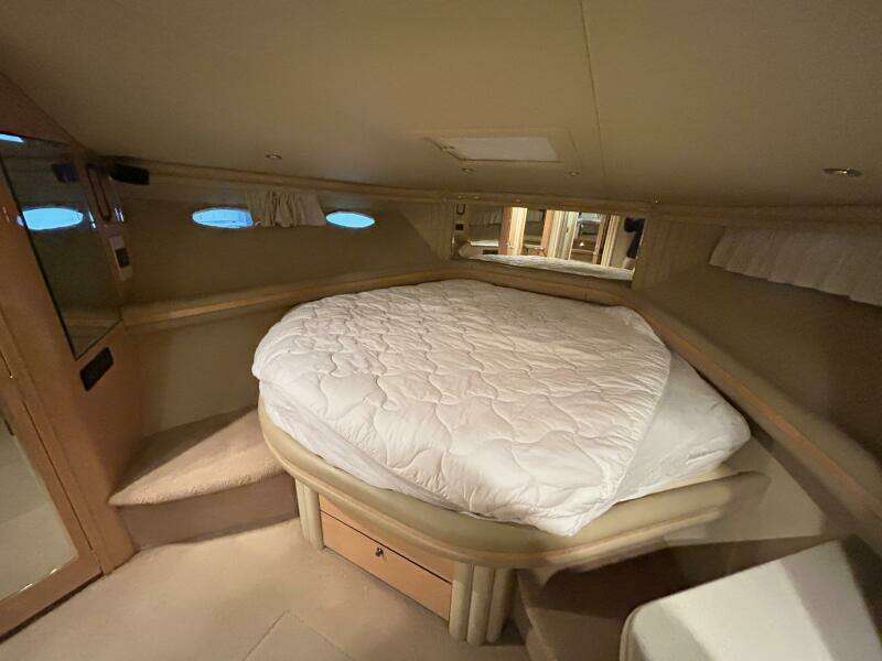 1999 Sea Ray 560 Sedan Bridge