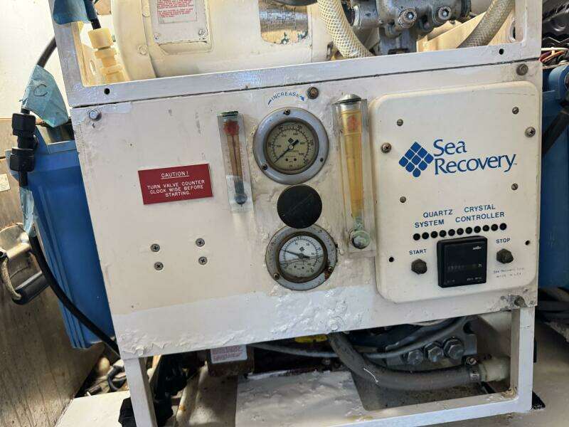 1995 Viking 58 Convertible