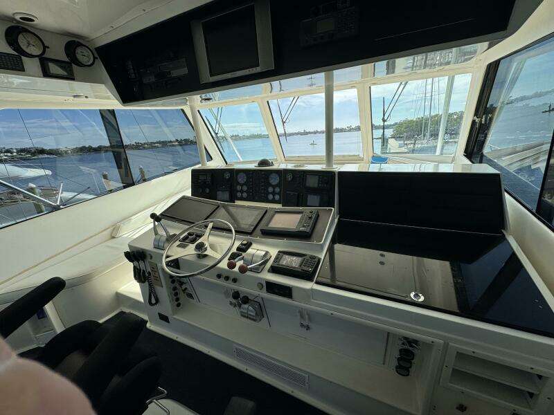 1995 Viking 58 Convertible