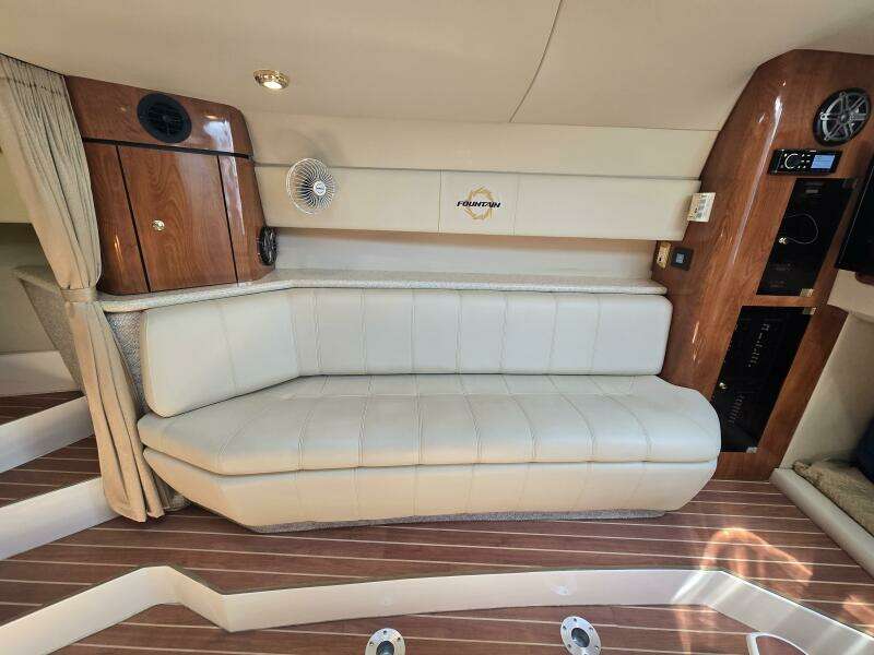 2007 Fountain 38 Express Cruiser
