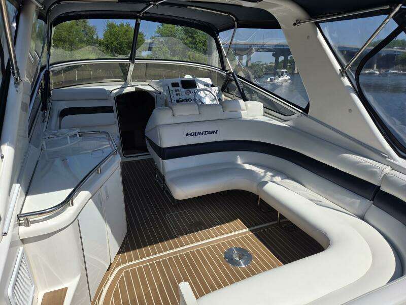 2007 Fountain 38 Express Cruiser