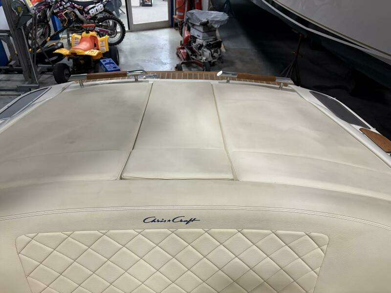 2020 Chris-Craft 