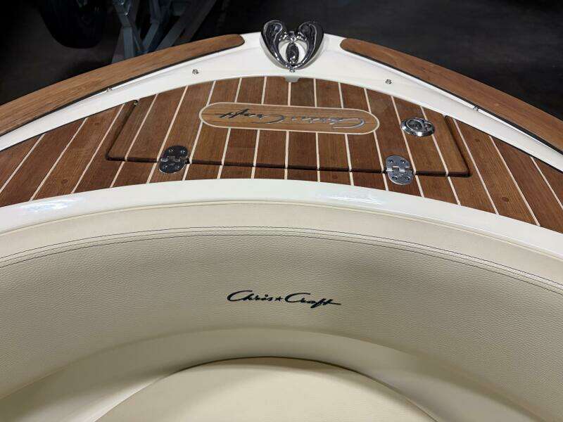 2020 Chris-Craft 