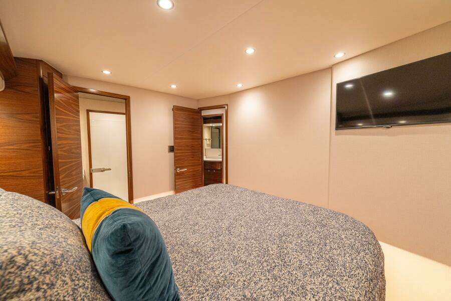 2025 Viking 58 Convertible GAME ON