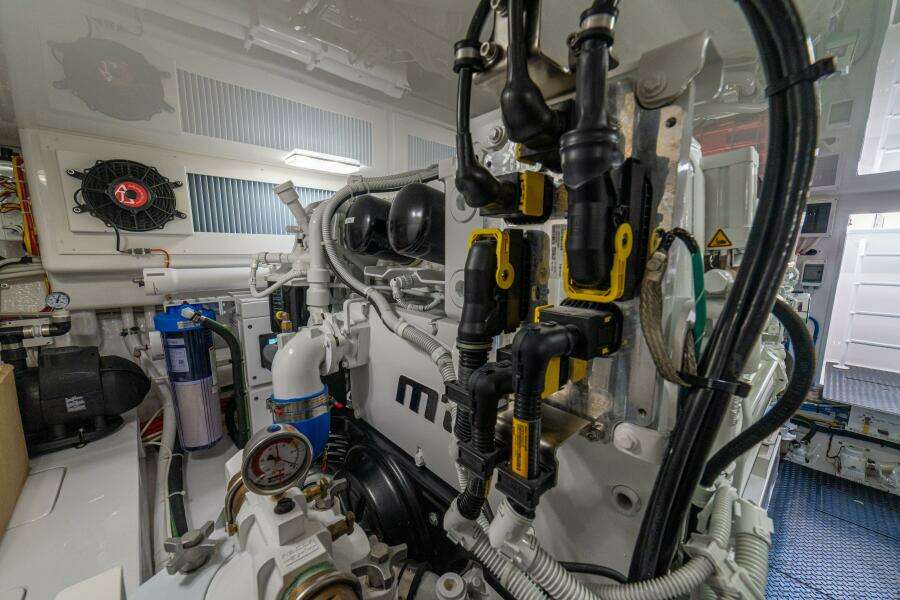 2025 Viking 58 Convertible GAME ON