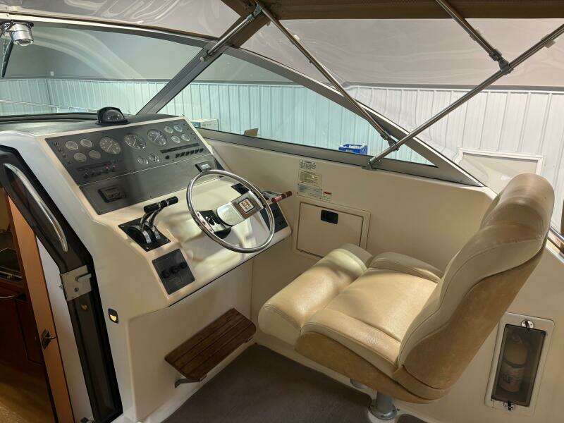 1988 Tiara Sport 310 SC